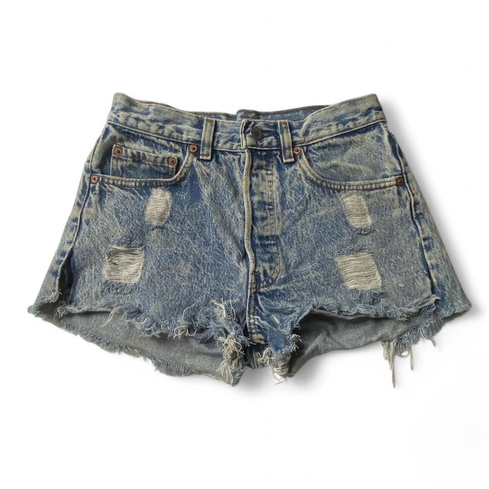 Vintage Levi’s 501 Light Wash Women’s Booty Shorts